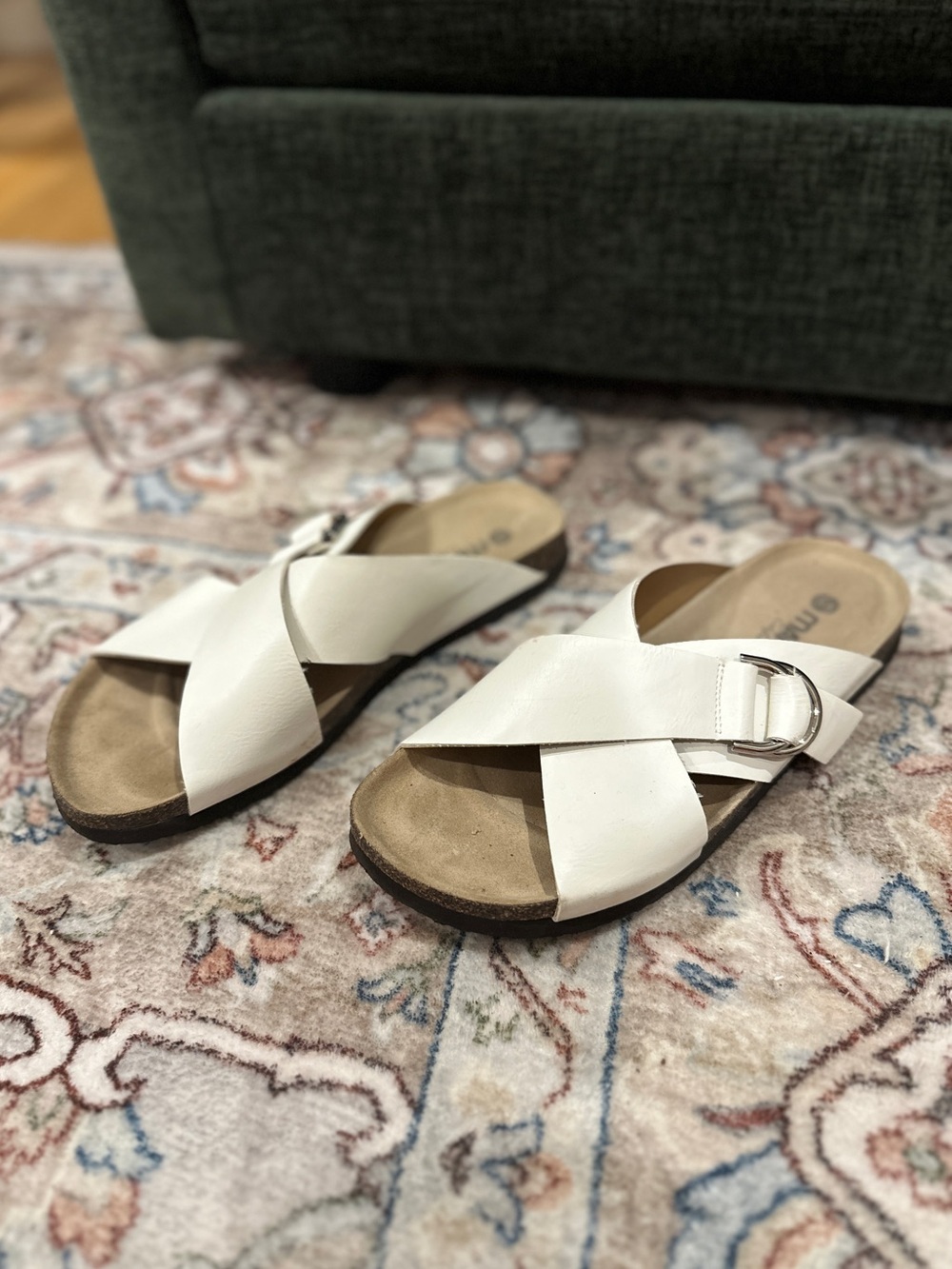 Makalu California Bali Sandal | White Crisscross Slide Sandals with Buckle